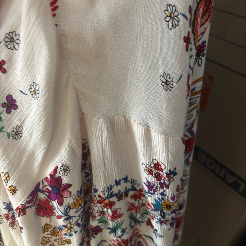 Beautiful Floral Kimono Lace Detail Bila Final Sale - Picture 9 of 10